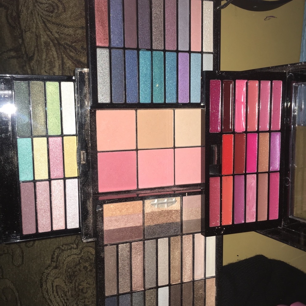 Gigantic palette